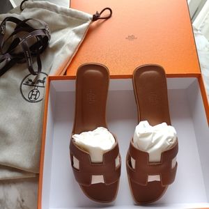 SOLD ‼️Hermès New Oran sandals